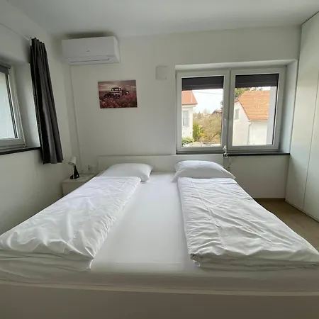 Ada - 4 Cosy Apartman Ljubljana