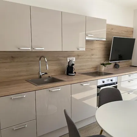 Ada - 4 Cosy Lägenhet *