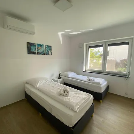 Ada - 4 Cosy Lublana